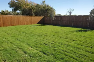 11000 Triple Crown Ct, Providence Village, TX 76227 - Photo 19
