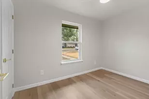 3905 Orlando Ct, Dallas, TX 75211 - Photo 7