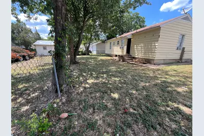 202 W Wheatland Road W, Duncanville, TX 75116 - Photo 13