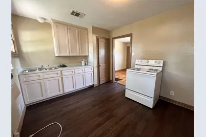 202 W Wheatland Road W, Duncanville, TX 75116 - Photo 9