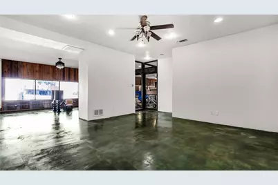 320 W Chestnut Street, Denison, TX 75020 - Photo 9