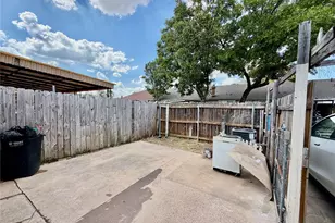 35 W Mountain Ln, Grand Prairie, TX 75052 - Photo 17