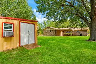 210 31st St SW, Paris, TX 75460 - Photo 19