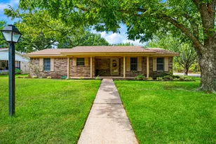 210 31st St SW, Paris, TX 75460 - Photo 1