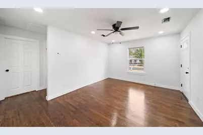 2451 Hudspeth Avenue, Dallas, TX 75216 - Photo 11