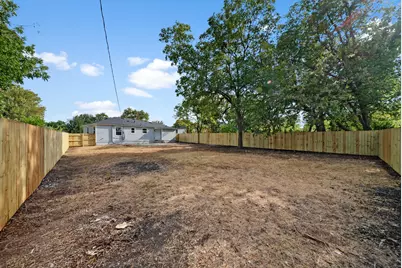 2451 Hudspeth Avenue, Dallas, TX 75216 - Photo 23