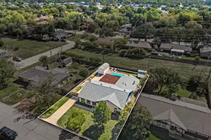 633 Lewis Dr, Hurst, TX 76054 - Photo 5