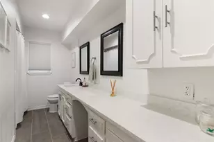 6759 E Mockingbird Ln, Dallas, TX 75214 - Photo 27