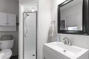 6759 E Mockingbird Ln, Dallas, TX 75214 - Photo 25