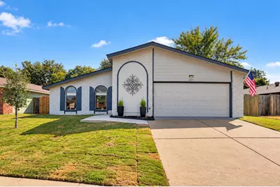 4721 Woodfield Drive, Arlington, TX 76016 - Photo 1