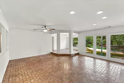 2811 Reedcroft Drive, Farmers Branch, TX 75234 - Photo 15