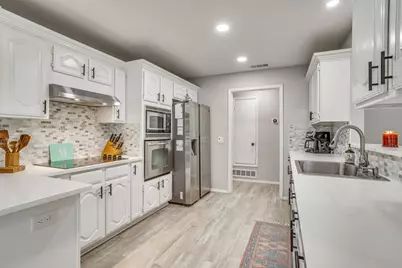 2637 Surrey Woods Road, Flower Mound, TX 75028 - Photo 9