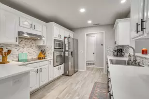 2637 Surrey Woods Rd, Flower Mound, TX 75028 - Photo 9