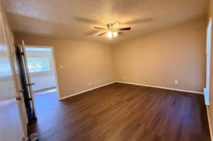 1217 Cordell St, Denton, TX 76201 - Photo 3