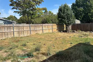 2302 Phoenix Dr, Garland, TX 75040 - Photo 11