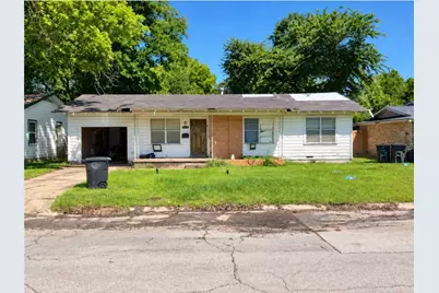 910 Euclid Street, Cleburne, TX 76033 - Photo 1