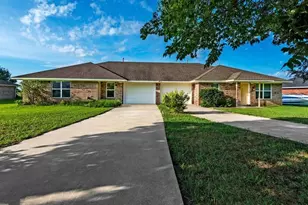 107 Bryant St, Pottsboro, TX 75076 - Photo 1