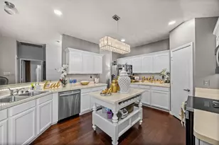 1707 W Venus Dr, Lancaster, TX 75134 - Photo 17