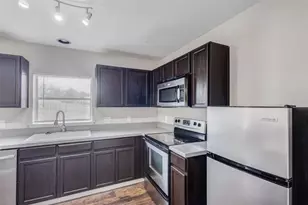 951 Zachary Dr, Arlington, TX 76002 - Photo 5