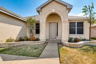 2459 Frontier Dr, Grand Prairie, TX 75052 - Photo 5