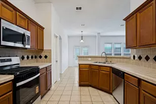 2459 Frontier Dr, Grand Prairie, TX 75052 - Photo 7