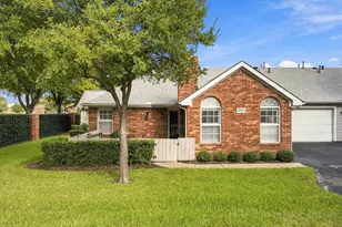 1002 Bridges Dr, Arlington, TX 76012 - Photo 1