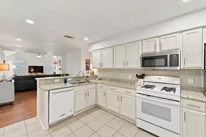 1002 Bridges Drive, Arlington, TX 76012 - Photo 17