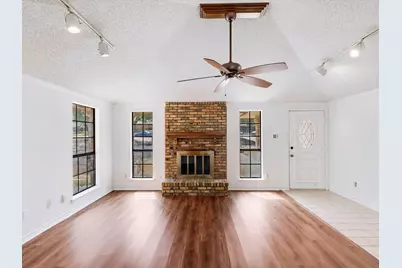 219 N Beltwoods Drive, DeSoto, TX 75115 - Photo 29