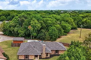 219 N Beltwoods Dr, DeSoto, TX 75115 - Photo 3