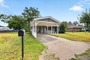 208 D St, Whitesboro, TX 76273 - Photo 21