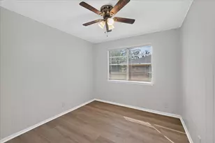 208 D St, Whitesboro, TX 76273 - Photo 11