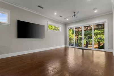 9030 Eustis Avenue, Dallas, TX 75218 - Photo 17