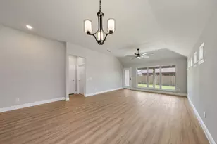 2453 Sundial Ln, Cleburne, TX 76031 - Photo 7