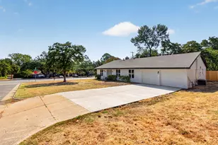 7344 Monterrey Dr, Fort Worth, TX 76112 - Photo 3