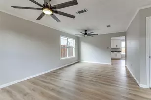 8220 3 Bars Dr, Fort Worth, TX 76179 - Photo 5