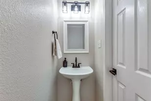 8220 3 Bars Dr, Fort Worth, TX 76179 - Photo 11