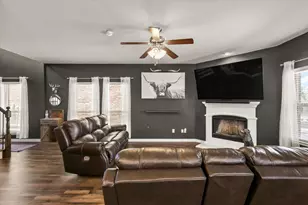 8805 Deadwood Ln, Aubrey, TX 76227 - Photo 7