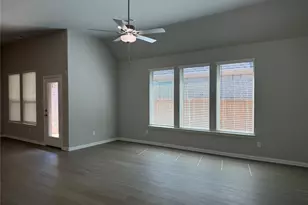 1037 Western Hls Dr, Crowley, TX 76036 - Photo 5