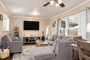 6301 Greenlee St, Fort Worth, TX 76112 - Photo 7