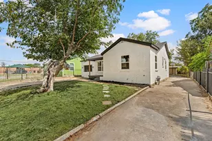 3855 Dowdell St, Fort Worth, TX 76119 - Photo 9
