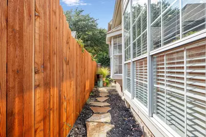 2655 Garden Ridge Lane, Arlington, TX 76006 - Photo 37