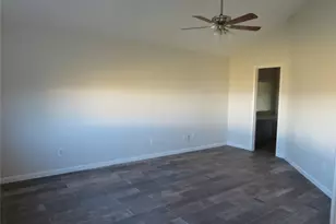1031 Cresthaven Dr, Lancaster, TX 75134 - Photo 7
