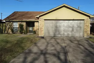 1031 Cresthaven Dr, Lancaster, TX 75134 - Photo 1