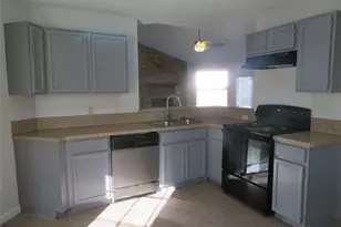 1031 Cresthaven Dr, Lancaster, TX 75134 - Photo 5