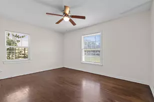 838 Dalworth St, Grand Prairie, TX 75050 - Photo 9
