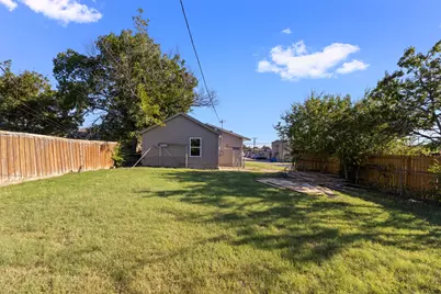 838 Dalworth Street, Grand Prairie, TX 75050 - Photo 15