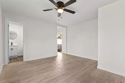 838 Dalworth Street, Grand Prairie, TX 75050 - Photo 7