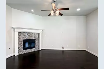 1005 Moonstone Street, Carrollton, TX 75007 - Photo 9