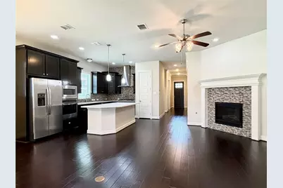 1005 Moonstone Street, Carrollton, TX 75007 - Photo 11