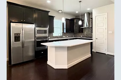 1005 Moonstone Street, Carrollton, TX 75007 - Photo 5